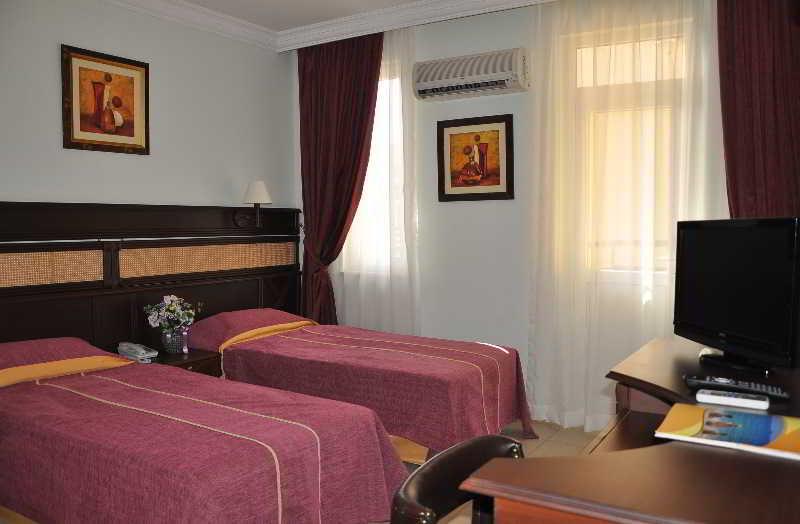 Kleopatra Aydin Hotel อลันยา ภายนอก รูปภาพ